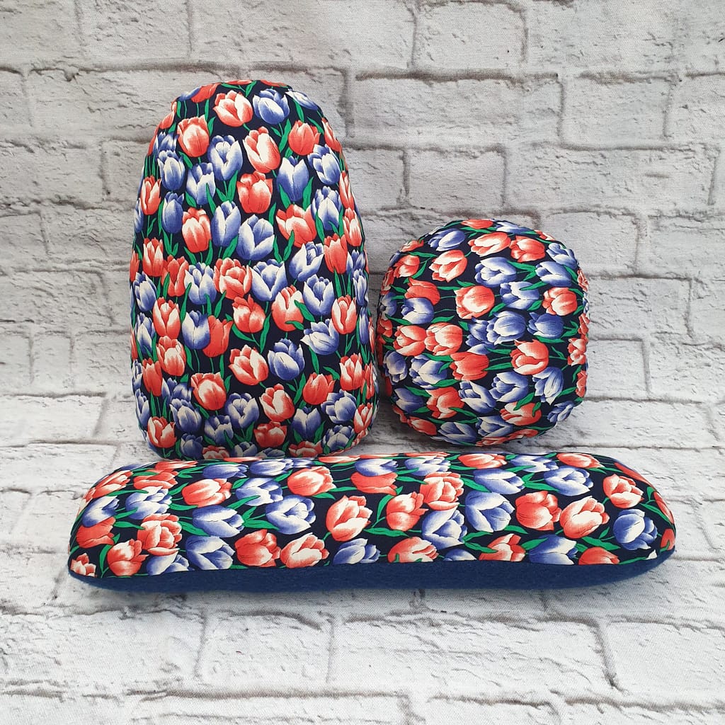 Wool and cotton Tailor's nam set with tulips fabric
