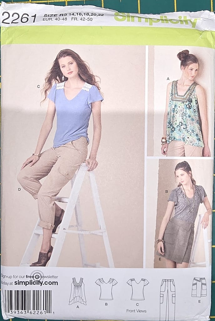 sewing pattern simplicity 2261